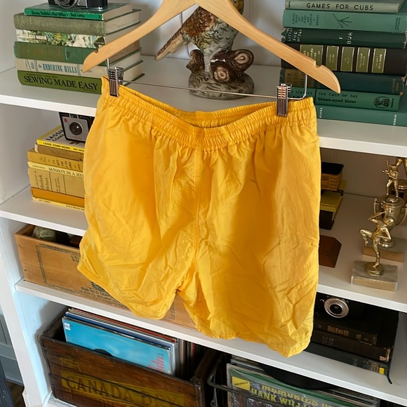 Fun yellow shorts - Picture 1 of 5
